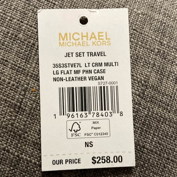 Michael Kors Jet Set Travel Wallet - Picture 7 of 7